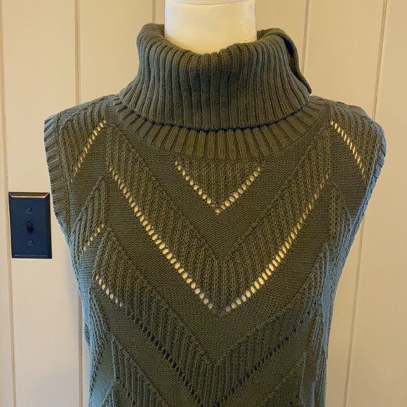 Turtleneck Sweater Tank - Picture 3 of 4